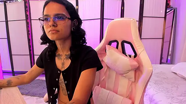 Julianne 7 online show from 03.04.26