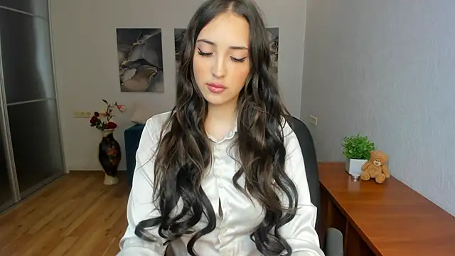 Effy Royse online show from 07.10.26