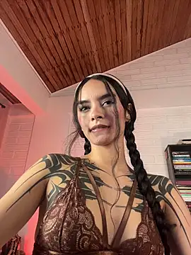 Snapshot of cristal_roberts chatting on 07.01.26 cristal roberts online show from 07.01.26