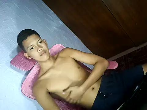 Snapshot of UrAsian_Turjak chatting on 03.11.26 UrAsian Turjak online show from 03.11.26