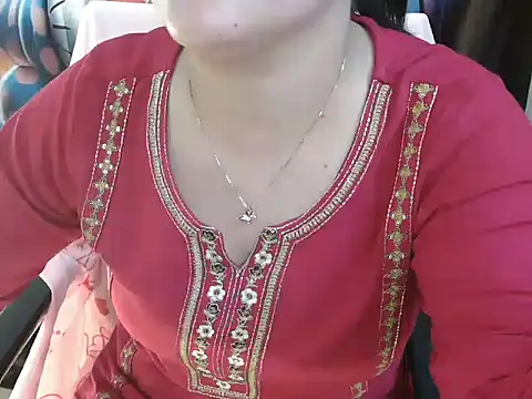  chitranshi online show from 04.28.26