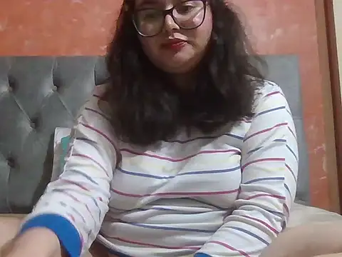 Snapshot of DearestKittyKat chatting on 02.16.26 DearestKittyKat online show from 02.16.26