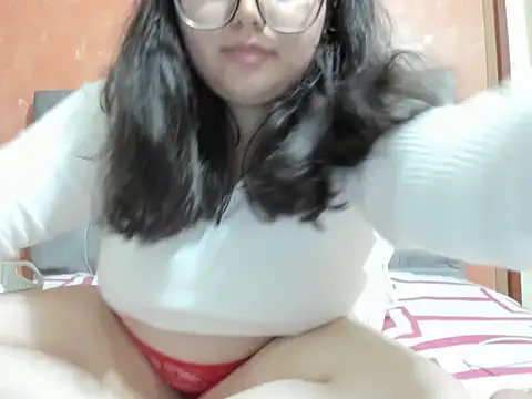 Snapshot of DearestKittyKat chatting on 02.27.26 DearestKittyKat online show from 02.27.26