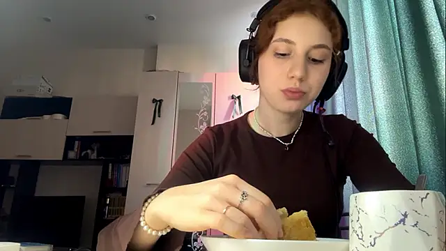 AliceCarrol online show from 03.05.26