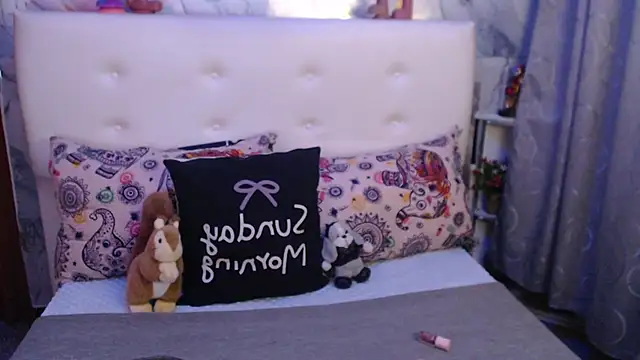 Nicolelewllss online show from 03.16.26