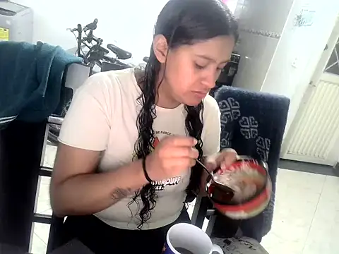 luna E online show from 04.21.26