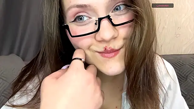 BunnyFleur online show from 03.04.26