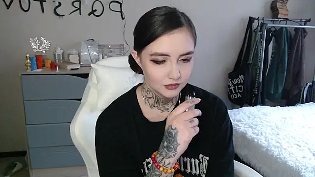 Rin Tozier online show from 04.28.26