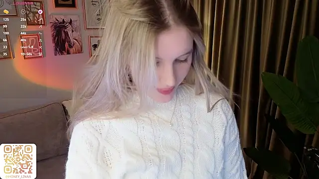 Snapshot of honey_kors chatting on 03.08.26 honey kors online show from 03.08.26