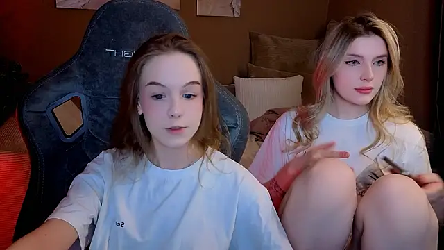 Snapshot of honey_kors chatting on 03.20.26 honey kors online show from 03.20.26