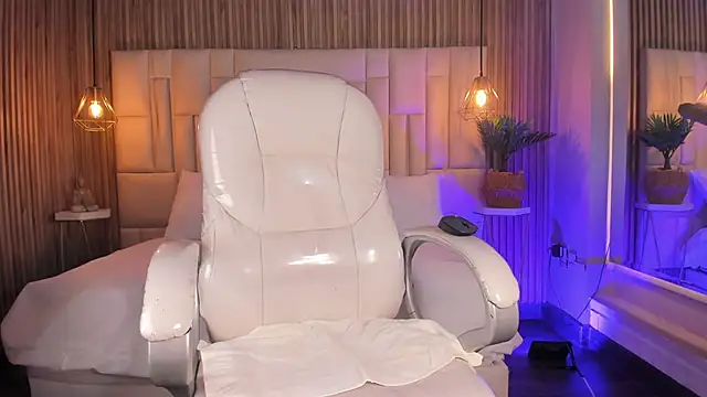 KittyLyne  online show from 02.12.26