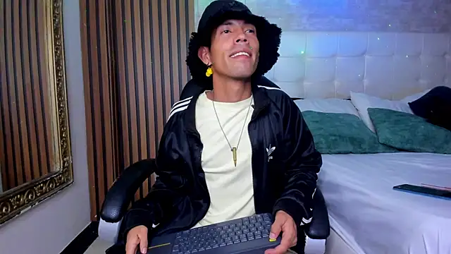 NoaahTylor online show from 05.07.26