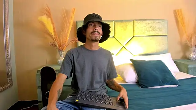 NoaahTylor online show from 06.18.26