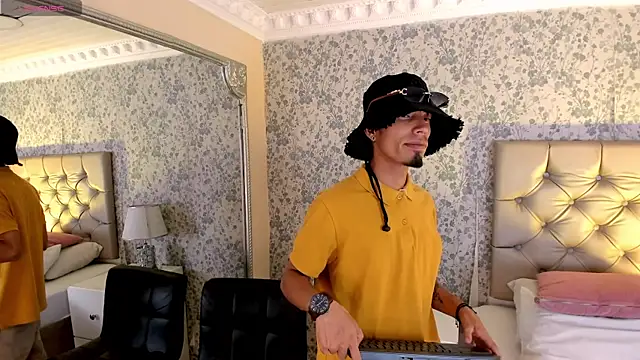 NoaahTylor online show from 08.03.26
