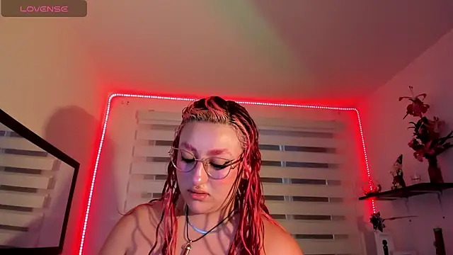 Emily Jonesh online show from 04.28.26