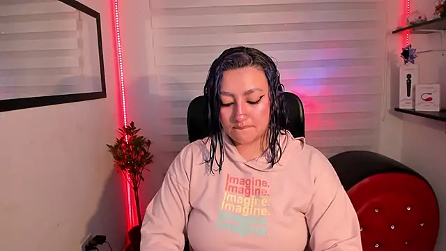 Emily Jonesh online show from 06.07.26