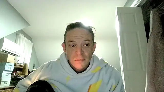 Snapshot of ShadowLove85 chatting on 04.04.26 ShadowLove85 online show from 04.04.26