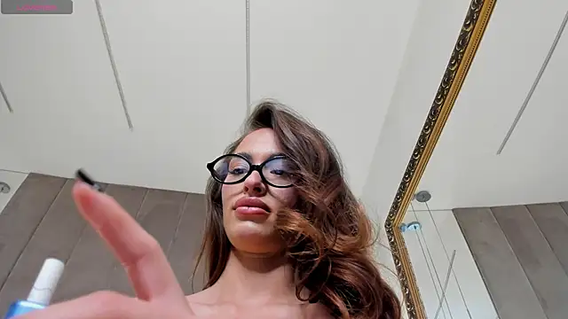 EvaK  online show from 03.04.26