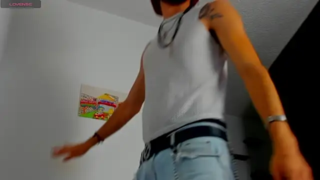 LovexJuxn8 online show from 02.11.26