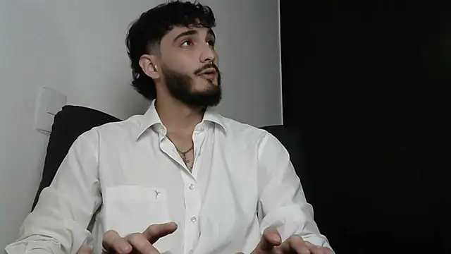 LovexJuxn8 online show from 02.23.26