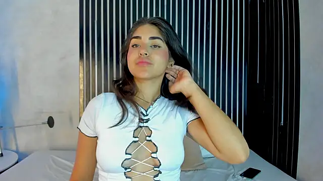 Snapshot of melodyphillips_2_ chatting on 03.08.26 melodyphillips 2 online show from 03.08.26