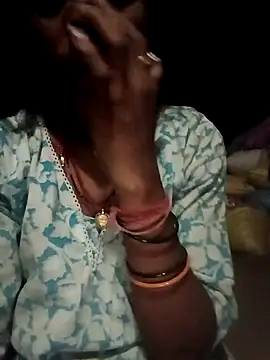 Snapshot of Desi_Couple_P chatting on 05.05.26 Desi Couple P online show from 05.05.26