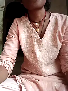 Snapshot of Desi_Couple_P chatting on 05.09.26 Desi Couple P online show from 05.09.26