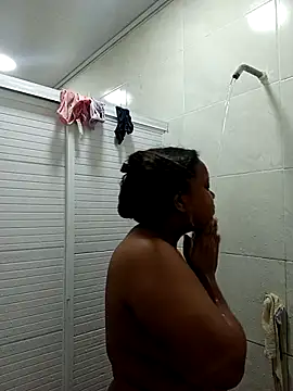 PerlaCurvasgrandes online show from 03.12.26