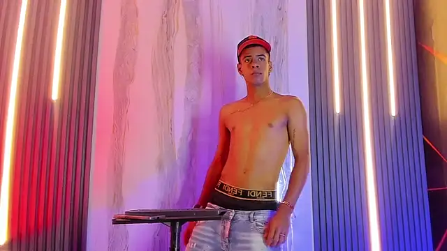 Snapshot of Vicky_and_Jeyco chatting on 02.16.26 Vicky and Jeyco online show from 02.16.26