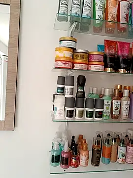 honey-suckle online show from 03.14.26