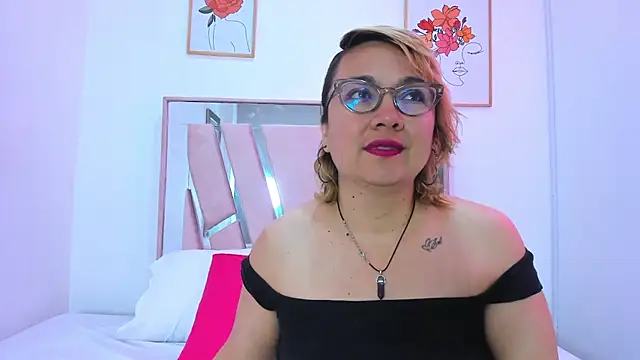 DariaLuca online show from 04.28.26