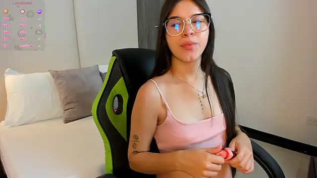 eva swan  online show from 04.27.26