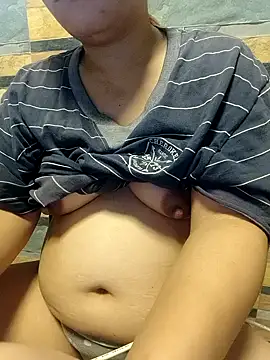 squirtshantal online show from 12.16.25