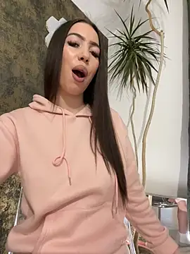 I amSis online show from 04.06.26