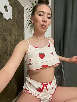 I amSis online show from 04.19.26