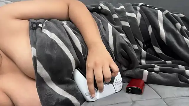 Snapshot of hugeindiantitties chatting on 03.05.26 hugeindiantitties online show from 03.05.26