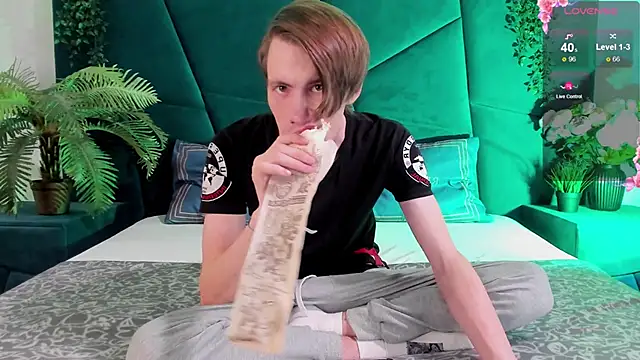 Snapshot of Erick_Wilson chatting on 02.23.25 Erick Wilson online show from 02.23.25