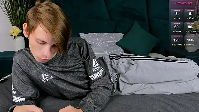 Snapshot of Erick_Wilson chatting on 09.30.25 Erick Wilson online show from 09.30.25