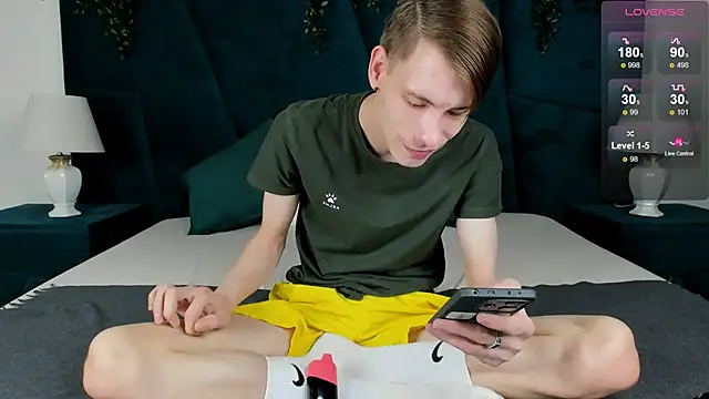 Snapshot of Erick_Wilson chatting on 11.10.25 Erick Wilson online show from 11.10.25