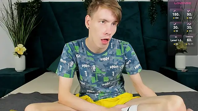 Snapshot of Erick_Wilson chatting on 11.12.25 Erick Wilson online show from 11.12.25