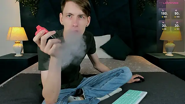 Snapshot of Erick_Wilson chatting on 11.22.25 Erick Wilson online show from 11.22.25