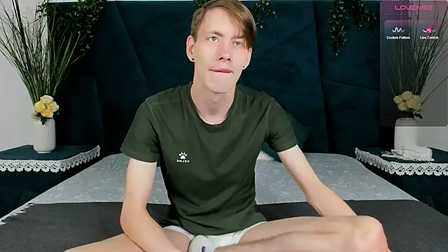 Snapshot of Erick_Wilson chatting on 12.02.25 Erick Wilson online show from 12.02.25