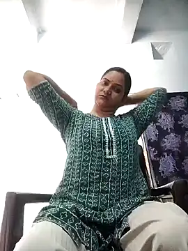 Anushka Singh0 online show from 04.21.26