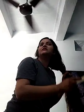 Anushka Singh0 online show from 04.26.26
