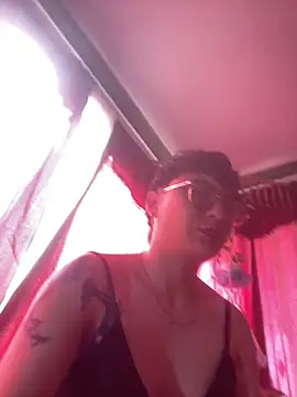 Snapshot of bloomroma chatting on 04.09.26 bloomroma online show from 04.09.26