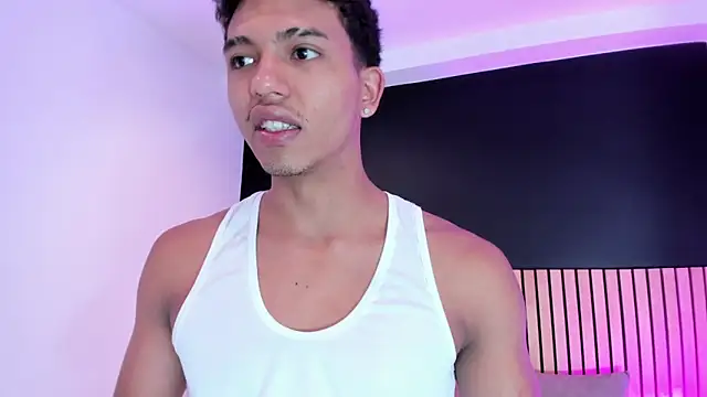 jhoystrong  online show from 03.03.26