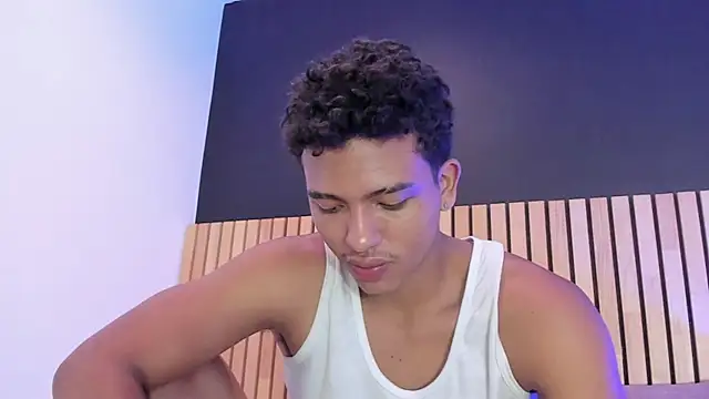 jhoystrong  online show from 03.07.26