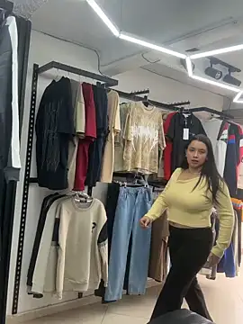 Miss Bella Flame online show from 04.28.26