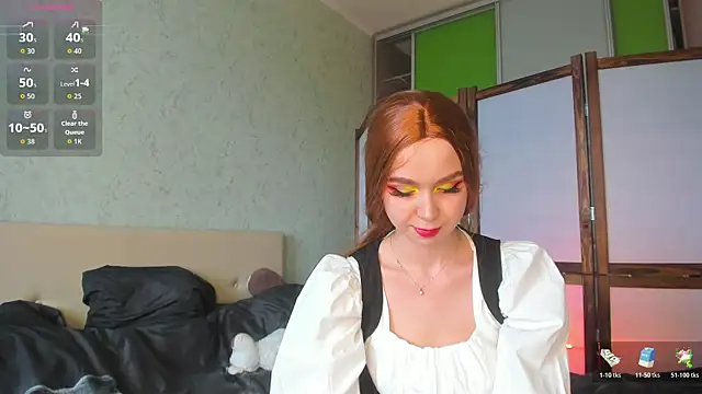 GlitchyDolly online show from 05.05.26