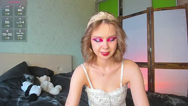 GlitchyDolly online show from 05.06.26